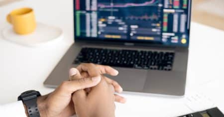 découvrez des stratégies d'investissement axées sur la croissance qui vous permettront d'optimiser vos rendements et de bâtir un portefeuille performant. apprenez à identifier les opportunités d'investissement à fort potentiel et à prendre des décisions éclairées pour un avenir financier prospère.