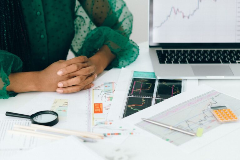 Comment le Big Data influence-t-il l&rsquo;analyse prédictive des marchés boursiers ?