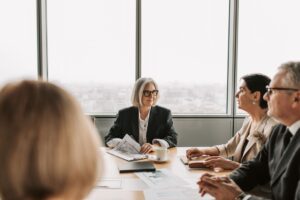 Quelles sont les opportunités stratégiques des fusions dans le secteur des télécommunications ?