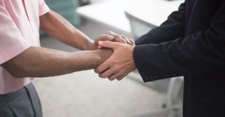 Quels sont les enjeux des fusions dans le secteur financier ?